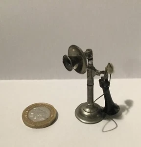Original Vintage Puppenhaus Deutsches Zinn 1920er Jahre Kerzenhalter Telefon - Bild 1 von 3