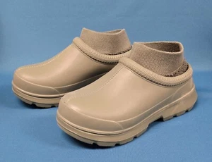 UGG Tasman X olivgrüne abnehmbare Socke Slipper Regenstiefel Clogs Gr. 10 neu - Bild 1 von 5