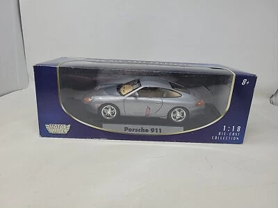 Литой под давлением Porsche 911 MotorMax 1:18 в коробке из темного серебра - Изображение 1 из 4