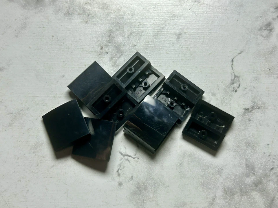 Lote Piezas LEGO x (8) Ct~ Pendiente Negro, Curvo 2 x 2 x 2/3 ~ Nº 15068 Foto 1 de 1
