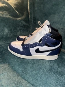 NEW Boys Jordan 1 Retro Highs Size 5.5 - Picture 1 of 6