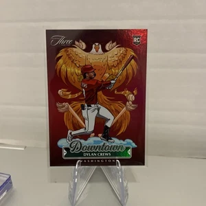 2025 Panini Tre E Due Equipaggi Dylan CENTRO Astuccio Hit Rookie RC Nazionali - Foto 1 di 7