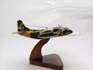 Modelo de madera de avión Fairchild Provider C-123 envío gratuito pequeño - Imagen 1 de 5