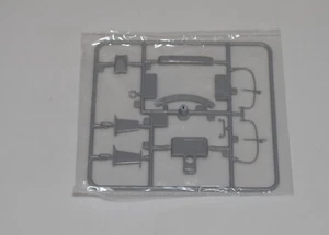 REVELL Bo 105 04906 ⭐PARTS⭐SPRUE D-ANTENNAS+GRAB RAILS +MORE 1/32 - Picture 1 of 3