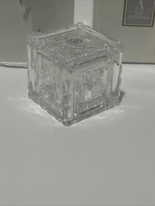 Avon Precious Treasures Lead Crystal Baby Alphabet Block 1994 - Picture 1 of 3