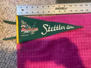 VTG STETTLER Alberta SOUVENIR Pennant BANNER Canada Fishermen CANOE Fast Shipper - Picture 1 of 4