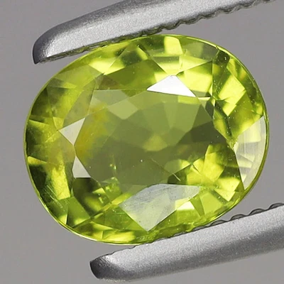 Beautiful! 0.73ct 6.1x5mm Oval Natural Unheated Untreated Green Peridot, Myanmar - Image 1 of 4