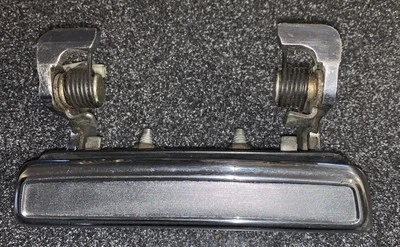 Manija de puerta exterior derecha OEM FORD GRAND TORINO D3AB 6522404-AA Foto 1 de 4