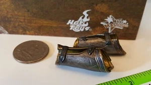 Hot Toys MMS424 Wonder Woman Training Armor 1/6 action figures regular gauntlets - Picture 1 of 3