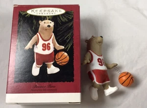 HALLMARK KEEPSAKE ORNAMENT ~ BASKETBALL ~ BOUNCE PASS with MOVEMENT ~ 1996 - Picture 1 of 2