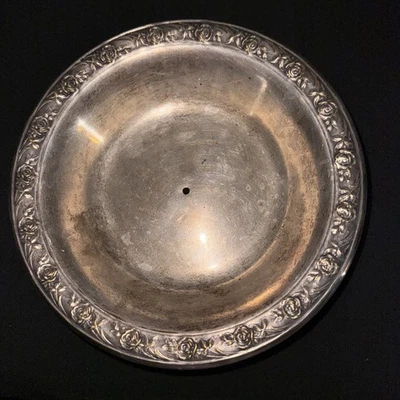 复古 Reed & Barton 镀银碗,边缘采用经典玫瑰设计。 — 第 1/4 张图片