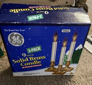 GE 9" latón macizo 3 velas con cables de 6 pies base cuadrada con interruptor de encendido/apagado de colección - Imagen 1 de 10
