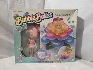 RARO Y DIFÍCIL DE ENCONTRAR NUEVO EN CAJA Vintage Kenner Bubble Belles Flora y Su Flor Sellada - Imagen 1 de 6