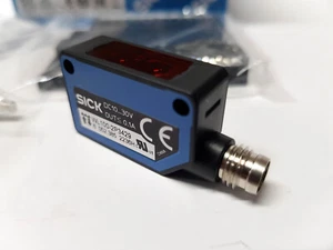 SICK WL100-2P3429 Photoelectric retro-reflective sensor 6052385 - Picture 1 of 7