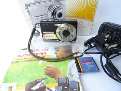 Kodak EasyShare M1063 10.3MP Digital Camera black with Battery - Image 1 of 4