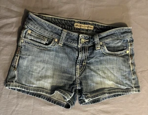 Buckle BKE Women’s Culture Denim Stretch Shorts Size 26 Embroidered Simonson - Picture 1 of 9