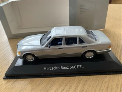 Minichamps Classic Collection Mercedes 560 SEL 1/43 - Image 1 of 4