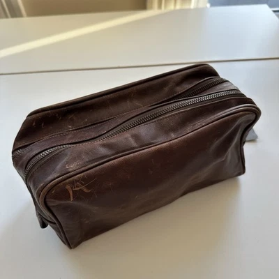 Restoration Hardware Dopp Oiled Distressed 皮革盥洗用品旅行包套件棕色 — 第 1/4 张图片