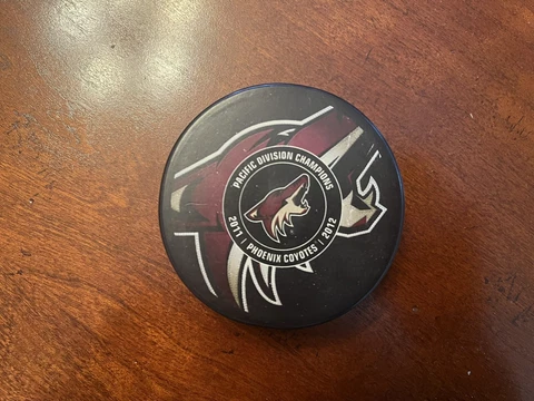 2011/2012 PHOENIX COYOTES Pacific Division Champions Official NHL Hockey Puck Cover