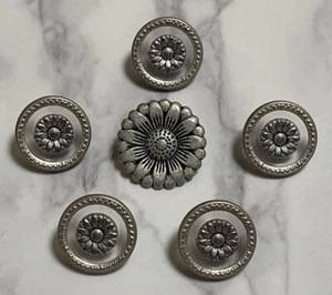Vintage 6 Metal Flower Buttons 131-37 - Picture 1 of 5