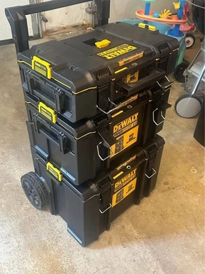 Caja de herramientas rodante grande Dewalt con ruedas cofre de almacenamiento de viaje 3 piezas ToughSystem 2.0 Foto 1 de 4