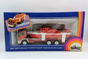 SIKU 2823 Ford Cargo LKW Fire Boat Transporter Scale 1:55 Boxed - Picture 1 of 11