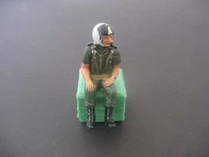 Figura Piloto 01 Sentado 1:24 Resina - Picture 1 of 2