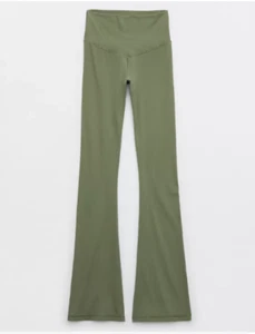Offline by Aerie NWT Real Me Flare Leggings Short Size SML NWT - Picture 1 of 3