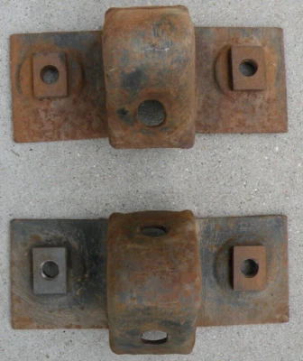 SOPORTES DE MONTAJE DE IMPACTO PARA PARACHOQUES TRASERO MERCURY COUGAR 1967-1968 67-68 OEM Foto 1 de 4