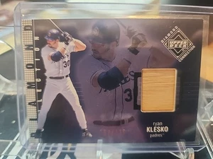 2002 UPPER DECK DIAMOND RYAN KLESKO CONNECTION PIECE OF BAT 757/775 PADRES - Picture 1 of 2