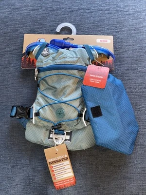 Arcadia Trail Water Bladder Harness For Dogs Blue Size Medium W/bowl - Image 1 of 4