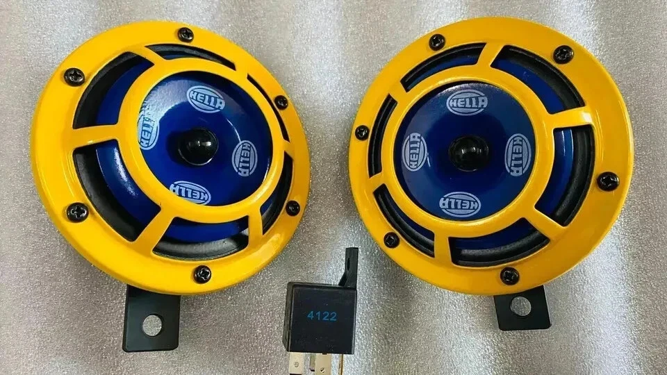 Kit de bocina doble HELLA H31000001 Sharptone 12V, tono alto/bajo, parrilla amarilla, relé Foto 1 de 3
