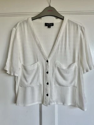 Topshop Petite Size 4 Cream Cropped Short-sleeved Button Up V-Neck Summer Blouse - Image 1 of 4