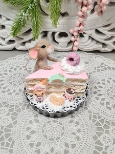 Zauberhafte Deko Filzmaus Figur Filz Maus Torte Kuchen Donutmädchen Schoki rosa - Bild 1 von 9