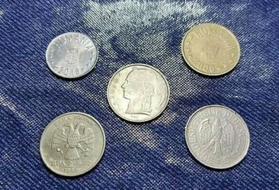 LOT OF 5 EURO MIXED COINS -  SMALL COLLECTION OF EUROPEAN COINS - Image 1 of 3