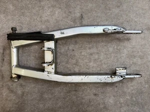 2007 01 - 08 Yamaha TTR125L TTR 125L Swingarm Pivot Suspension Swing Arm #1 - Bild 1 von 9