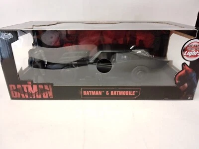 Jada Toys Batmobile The Batman movie 2022 with figurine 1/18 253216002 - Immagine 1 di 4