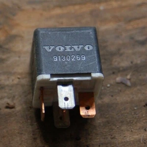 Relé multiusos OEM "J" Volvo 9130269 USADO PROBADO NLA 850 960 S90 V90 760  - Imagen 1 de 1