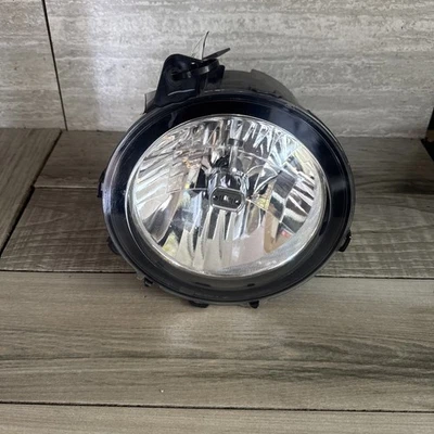 🥇 Genuine 2018 2019 2020 2021 Jeep Wrangler JL Halogen Right Headlight OEM - Image 1 of 4