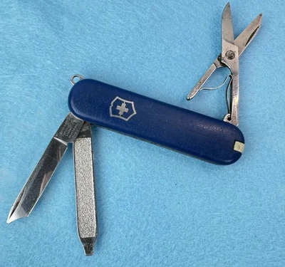 VTG Victorinox Swiss Army Classic SD 58mm Blue Keychain Knife Scissors Rostfrei - Image 1 of 4