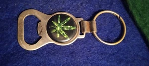Vintage 70er Jahre Marihuana Blatt Flaschenöffner Metall Schlüsselanhänger - Bild 1 von 2