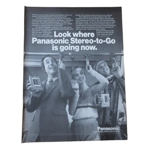 Reproductor de cinta de casete personal Panasonic Stereo-To-Go 1982 - Anuncio impreso vintage - Imagen 1 de 3