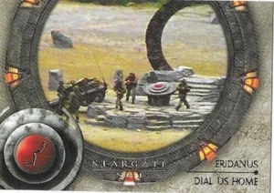 Stargate SG-1 Stagione 4 - Dial Us Home D6 Inserto Chase Card - Foto 1 di 1