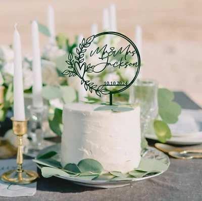 Topper de pastel de boda minimalista elegante con guión, adorno de pastel de acrílico con corona rústica Foto 1 de 4