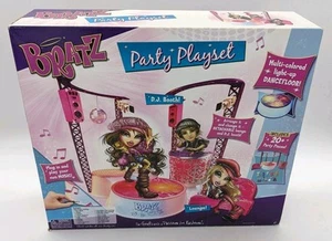 BRATZ Party PLAY SET DJ Booth MULTI-COLOR Light-Up DANCE FLOOR NEW IN BOX - Picture 1 of 11