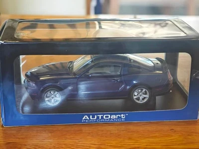 AutoArt 1/18 2010 Ford Mustang GT Dark Blue - Image 1 of 4