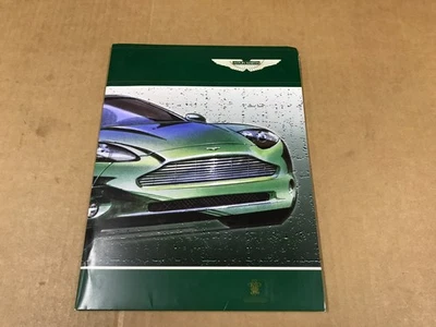 Carpeta de información de prensa Aston Martin de colección, con fotos y diapositivas para proyector Foto 1 de 4