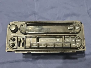 2001- Chrysler Jeep Dodge Radio Stereo AM FM CD Cassette Player P56038555AL - Bild 1 von 5