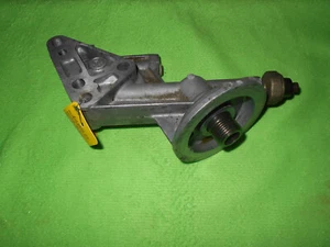Base de filtro de aceite AM102375 John Deere, colector - Imagen 1 de 3