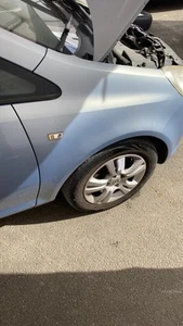 KOTFLÜGEL RECHTS VORNE Opel Corsa D 93189644 #105978886 - Bild 1 von 3